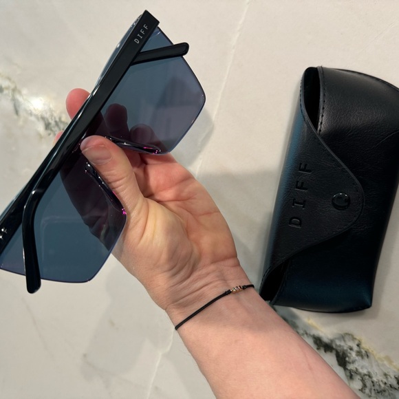 Diff Eyewear Goldie Pink Crystal Mirror Sunglasses - Picture 2 of 3